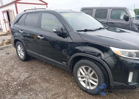 2015 Kia Sorento Lx z USA, uszkodzony, nr VIN 5XYKTCA61FG592404
